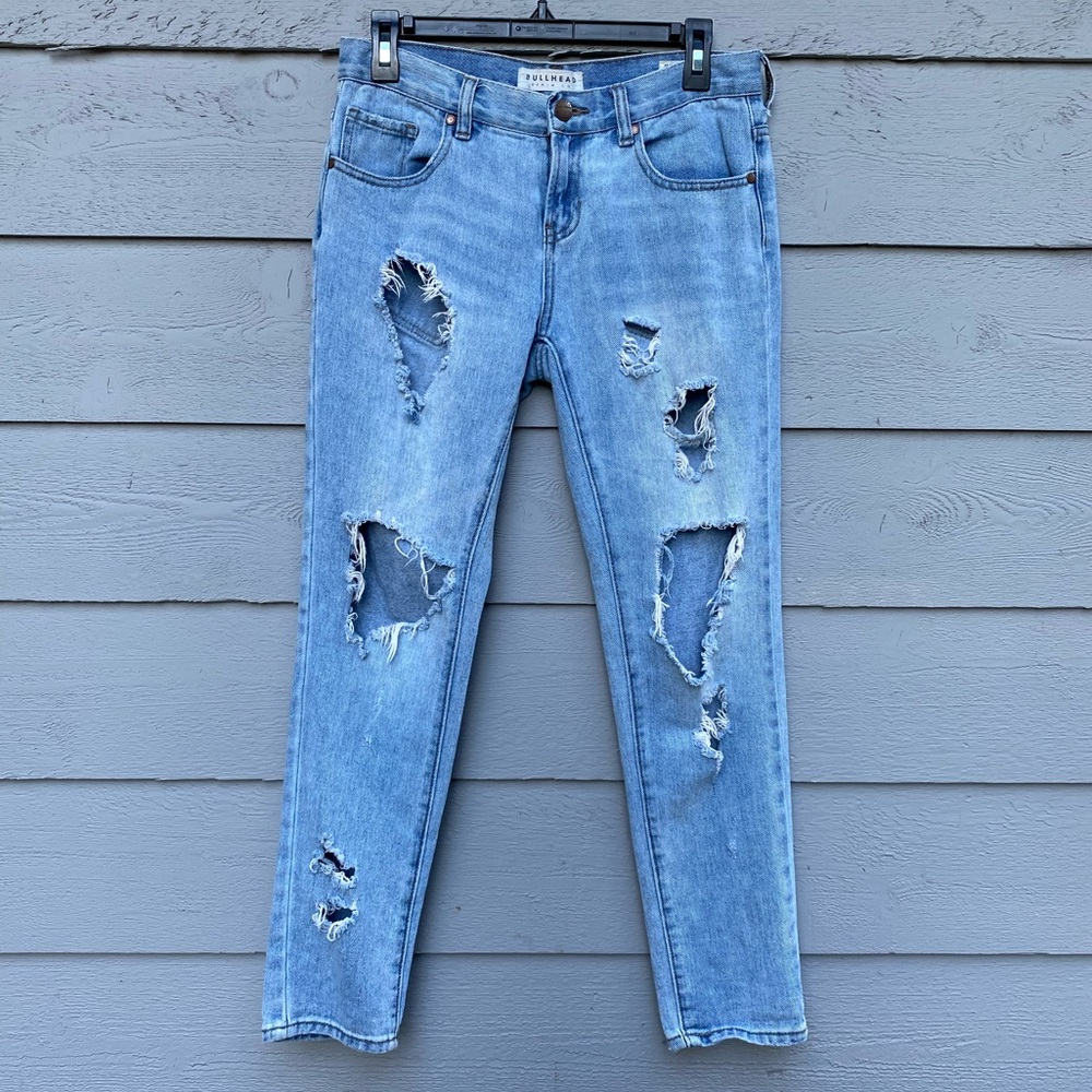 BULLHEAD distressed skinny jeans